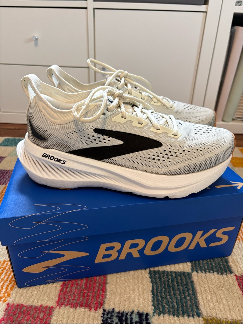 Brooks Women’s Glycerin 23 running shoes - size 9